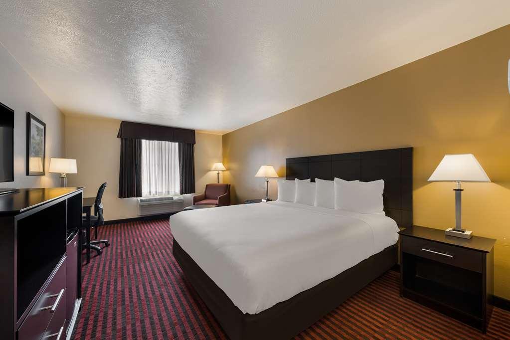 Best Western Salinas Valley Inn & Suites Room photo