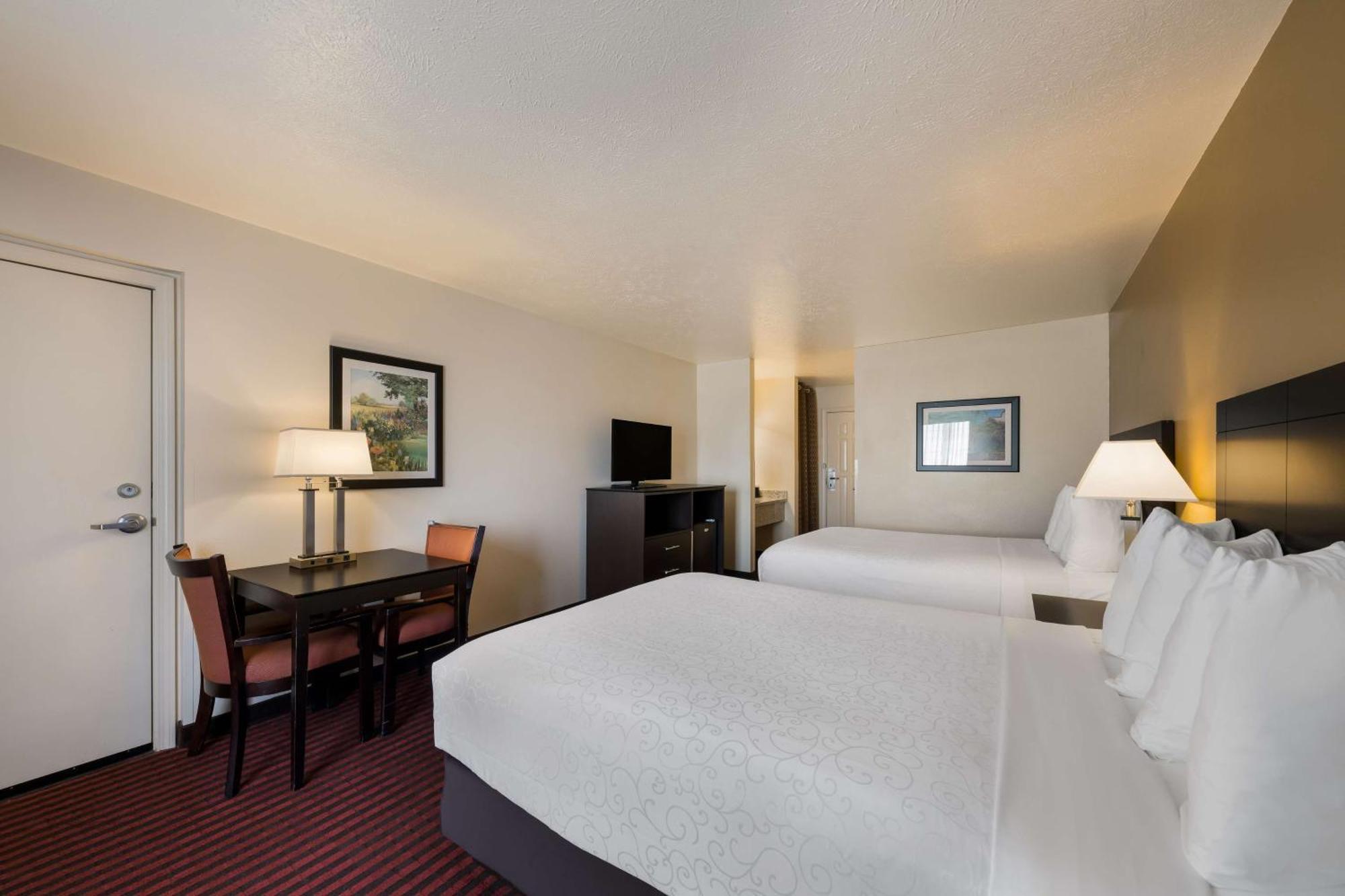 Best Western Salinas Valley Inn & Suites Exterior photo