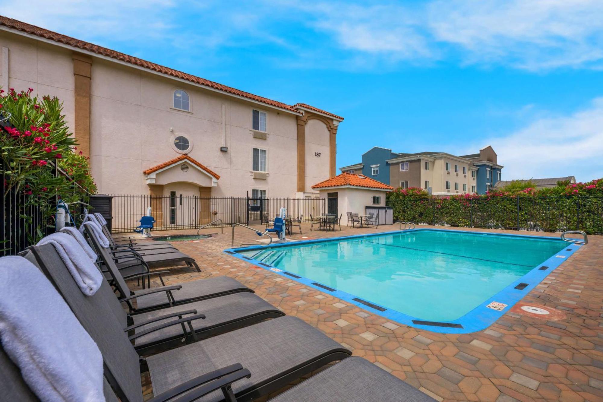 Best Western Salinas Valley Inn & Suites Exterior photo