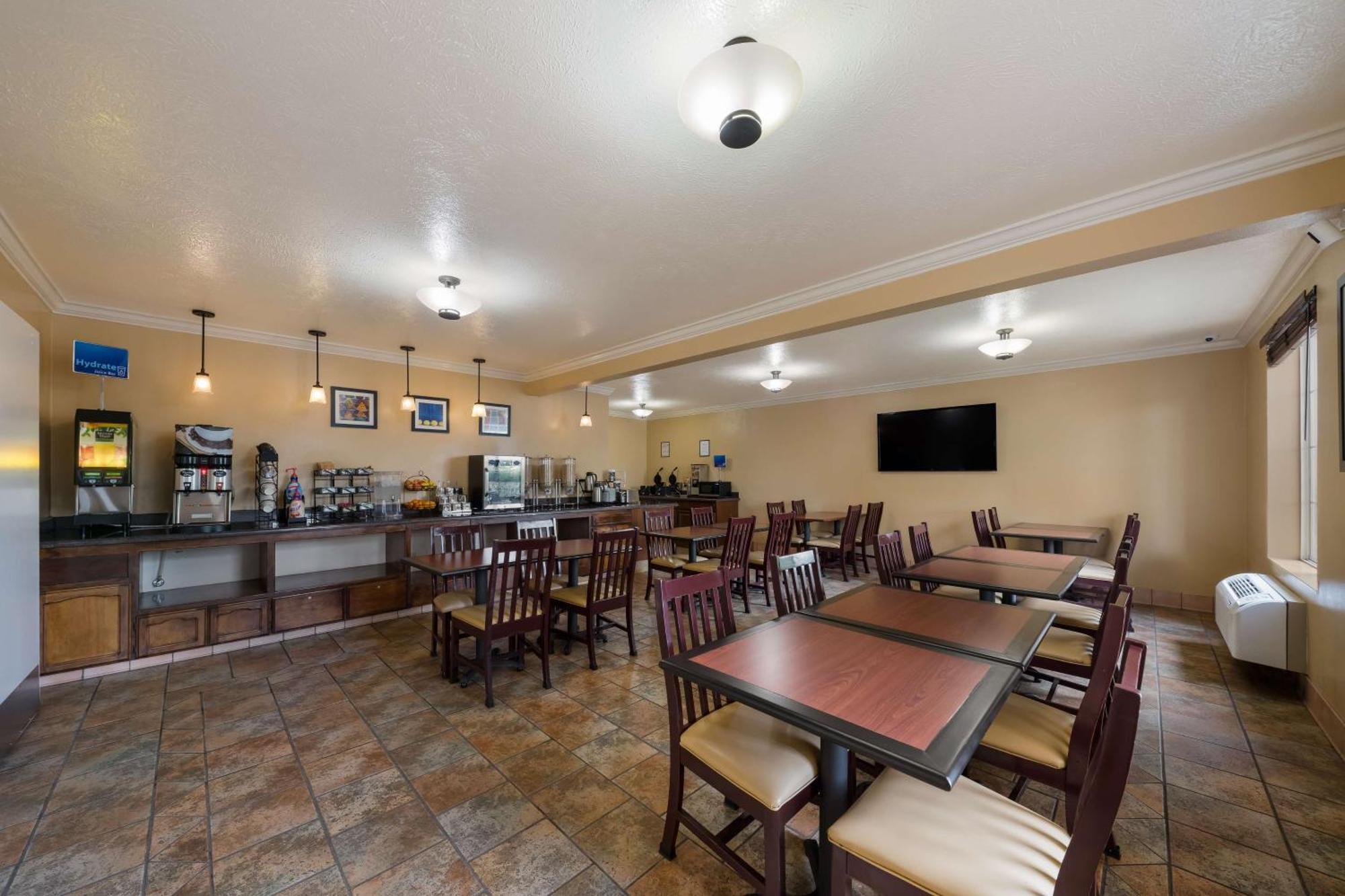 Best Western Salinas Valley Inn & Suites Exterior photo