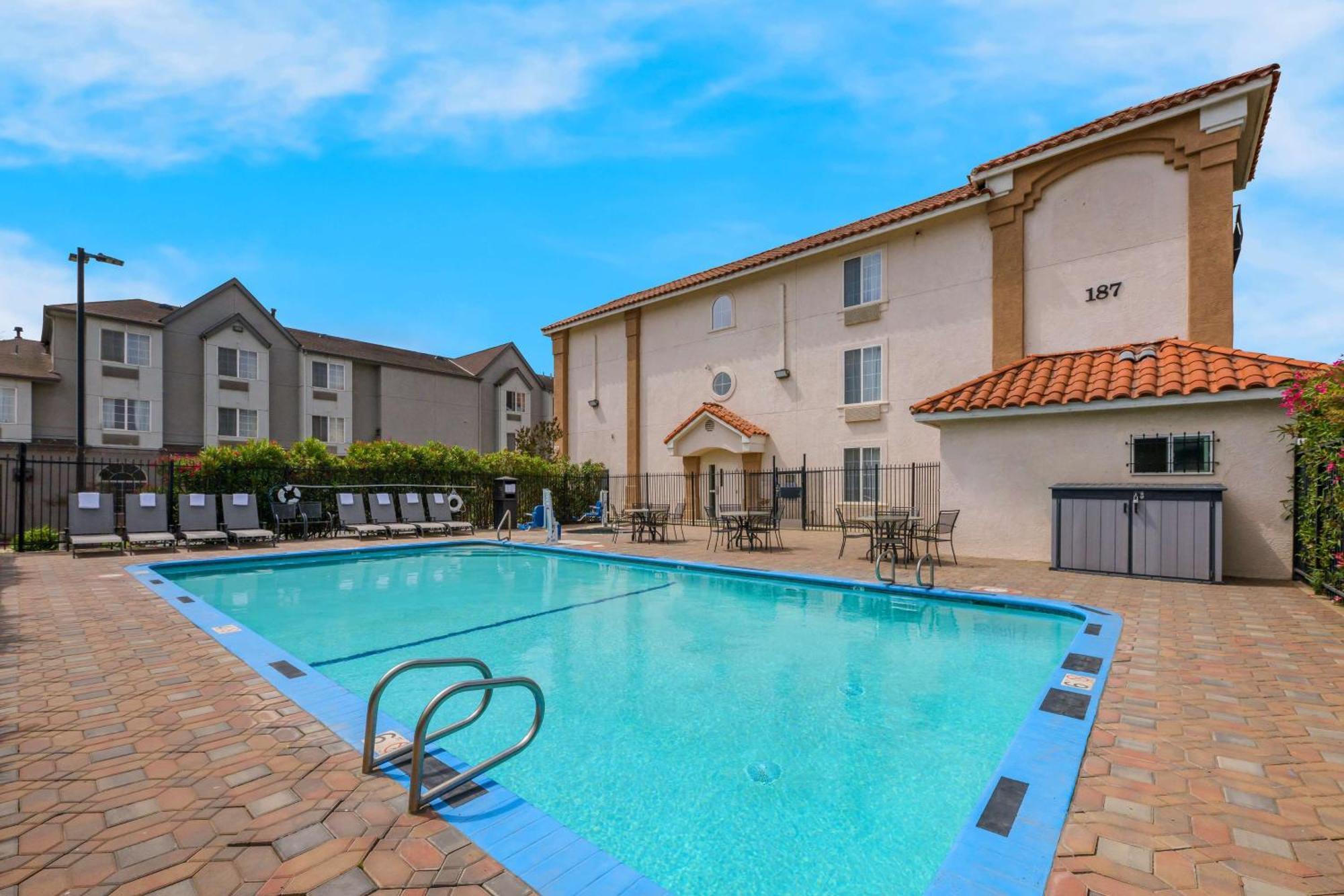 Best Western Salinas Valley Inn & Suites Exterior photo